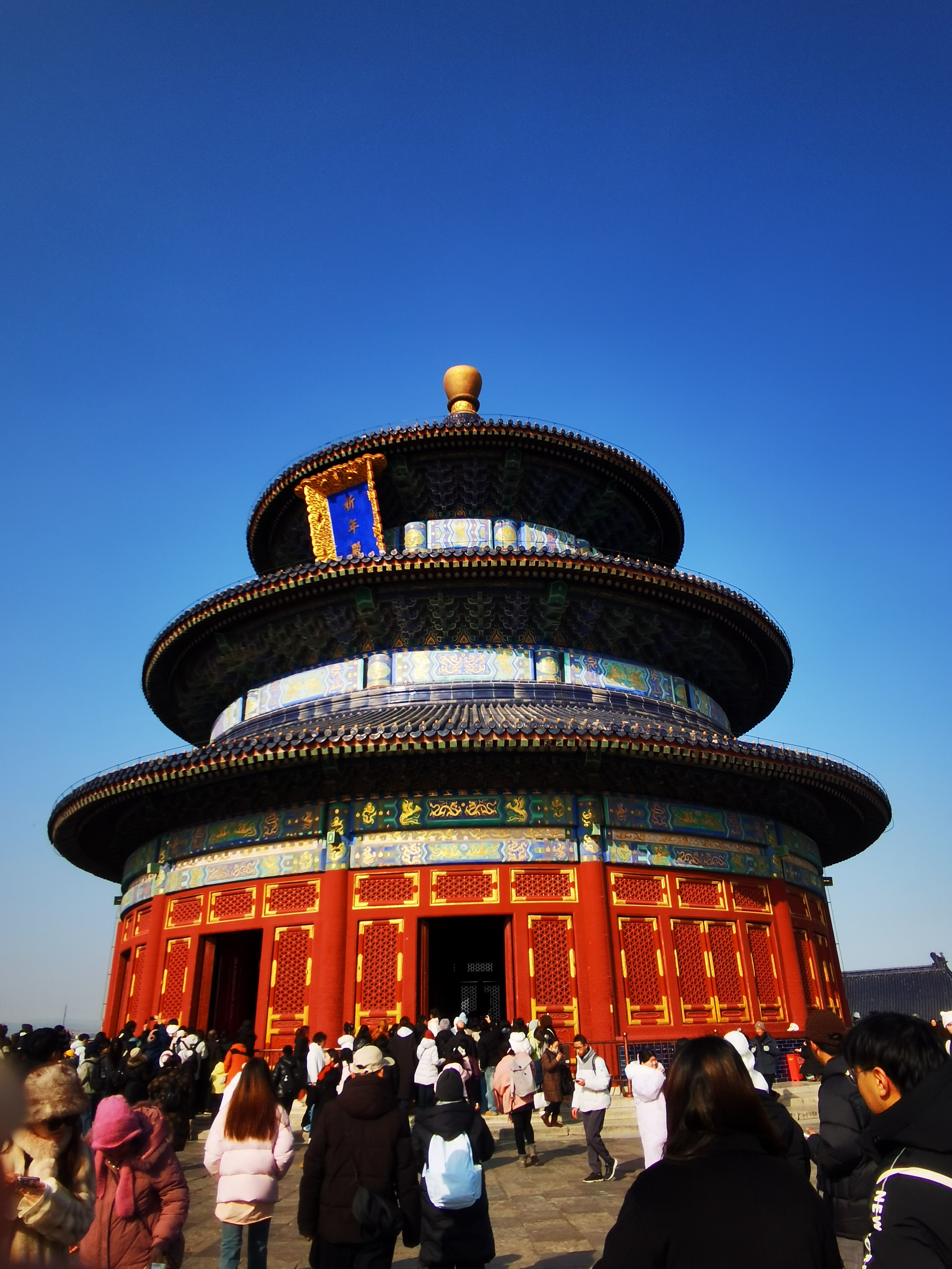 天坛祈年殿，游人如织